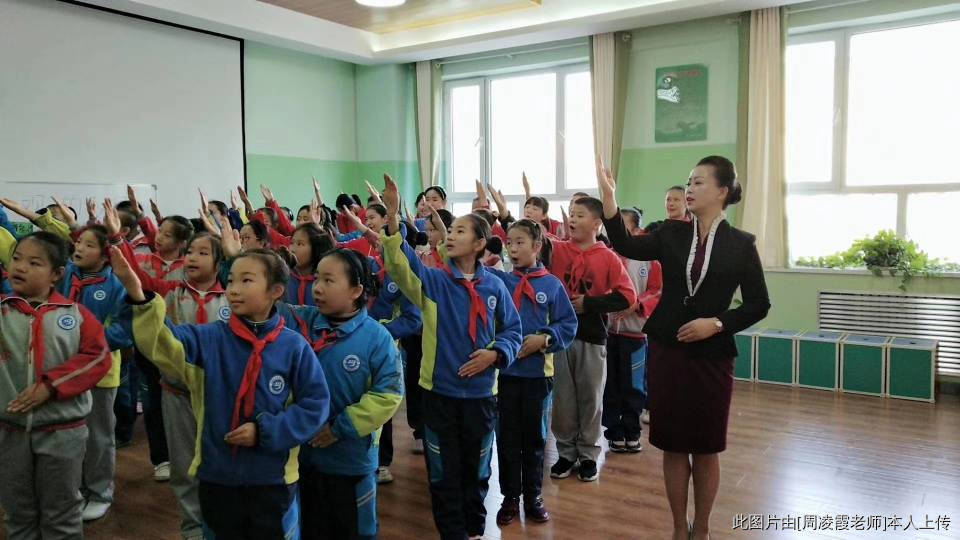 越來越多的學校需要孩子們學習禮儀修養(yǎng)